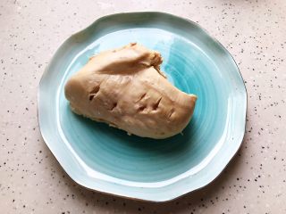 13、虫草花芝麻菜拌鸡丝,捞出，晾凉一下，如果可以泡一下冰水更佳，我今天忘记准备冰水了