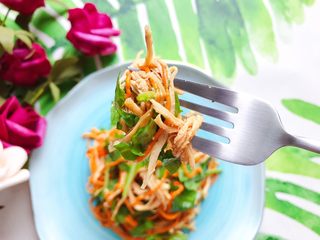 29、虫草花芝麻菜拌鸡丝,超级好吃有营养