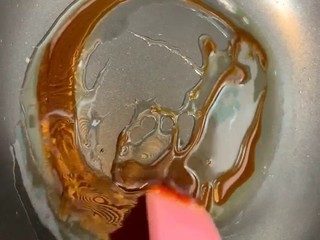 6、糖醋排骨,小火炒至枣红色