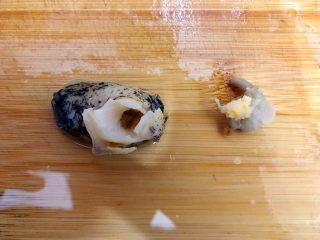 6、创意料理の香芹拌香螺,每一粒都要如图所示处理干净哦