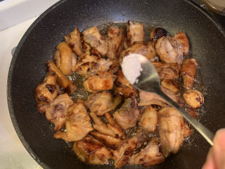 16、生炒鸡,半勺白糖