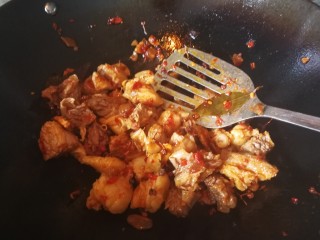 11、家庭密制牛肉,炒均匀