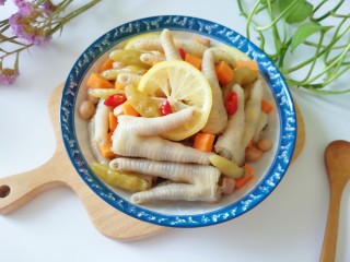 18、泡椒柠檬花生鸡爪,你的下酒菜来了。