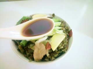 14、雪菜扣肉,生抽。