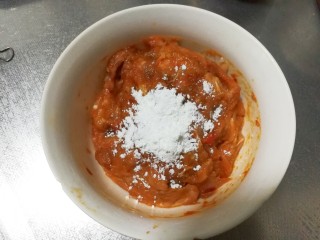 4、家常版肉臊面（含超简单辣椒油做法）,加入一小勺淀粉