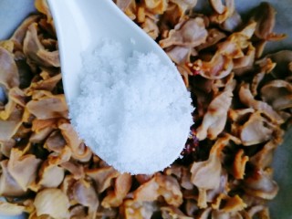 9、紫甘蓝麻油拌鸡胗,白糖