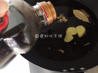 7、酱鸭腿,老抽。