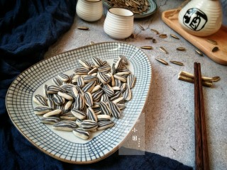 51、葵花籽酥―《舌尖上的中国3》中同款,作为下酒小菜。