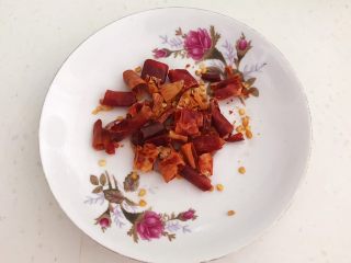 4、自制香熏鹅肝,干红辣椒