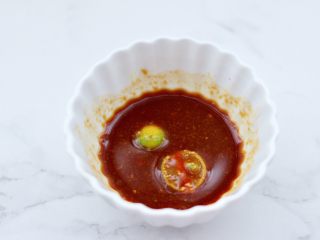 7、芥末菠菜海兔,把所有调料混合搅拌均匀，调料汁就做好了。