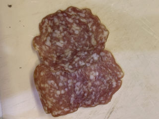 8、笋干老鸭汤,准备好火腿片