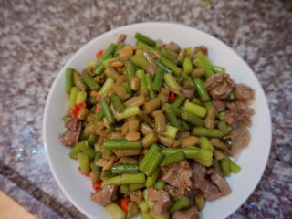 26、酸豆角炒鸡胗,这样就出锅代吃啦