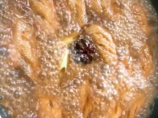 6、可乐鸡翅,小火煮十五分钟