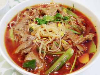 11、水煮牛肉,拌匀就可以吃了,美味喔!