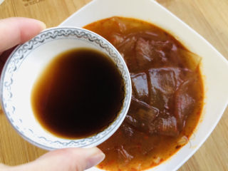 10、酸辣宽粉,一勺陈醋。