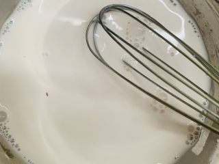 8、钵仔糕,搅拌均匀。