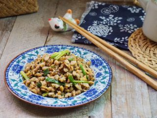 8、香炒薄壳肉,完成