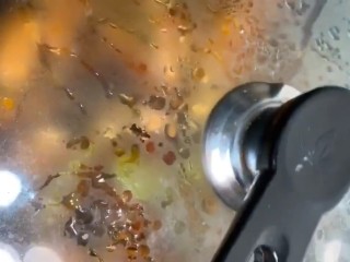 10、红烧肉,煮开盖盖炖煮一个小时即可