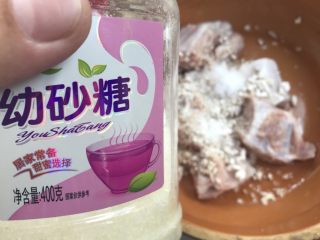 5、广式早茶特点，蒜香排骨,一点点糖。
