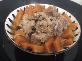 15、南瓜蒸排骨,出锅，撒点葱花