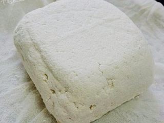 3、鸡刨豆腐,打开，豆腐成型