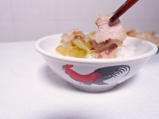 5、潮汕家常菜|咸菜炒五花肉,小时候的味道，五花肉炒咸菜可以吃上两碗白饭