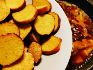 12、卤素鸡,放入煎好的素鸡