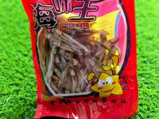 1、#看球必备的零食&香辣小公鱼干,小鱼干1包250g。