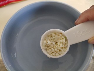 7、酸辣土豆粉,一勺蒜末