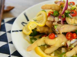 7、柠檬百香果凤爪—看世界杯的下酒菜,好吃也好看，拍个照，一秒征服你的朋友圈。