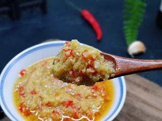 22、自制蒜蓉辣酱,香香哒～