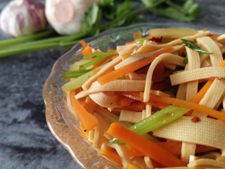 15、凉拌千张,完成