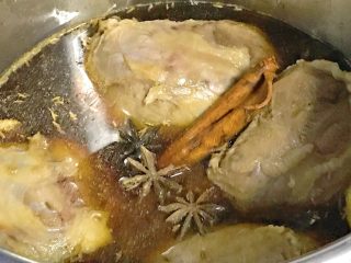 11、酱金钱腱,添半碗水。