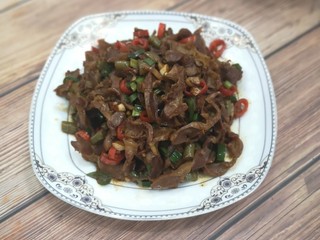 23、酸辣鸡胗,成品