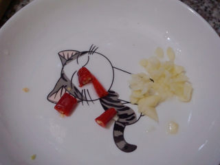 12、四季豆炒肉,少许红辣椒,提味