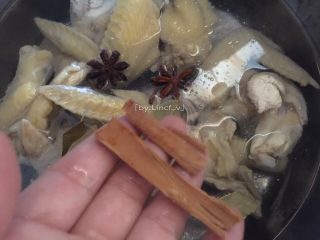 7、麻辣卤鸡翅,加入桂皮