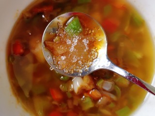 12、凉拌千张,适量盐和白糖