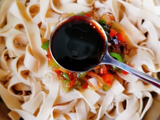 13、凉拌千张,适量陈醋