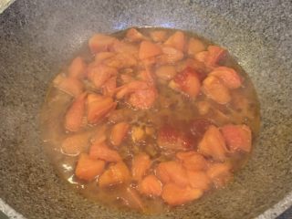 11、茄汁卷心菜,加入番茄酱翻炒