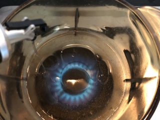 4、#爽口凉菜#凉拌黄花菜,另起一锅烧加入植物油