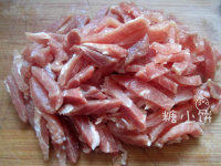 2、自制腊肠,瘦肉切条