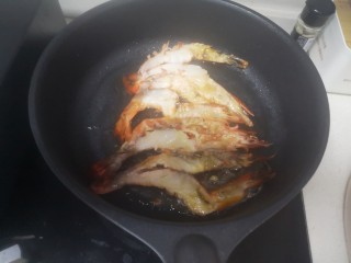 14、蒜茸香草虾,虾7层熟转小火