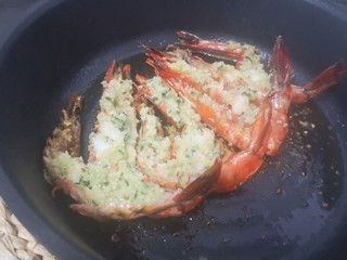 17、蒜茸香草虾,成品