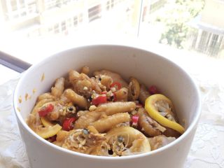 13、酸辣柠檬鸡爪,成品图