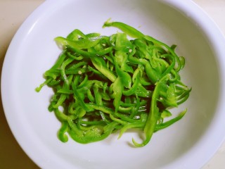 12、凉拌魔芋丝,炒熟出锅 晾凉