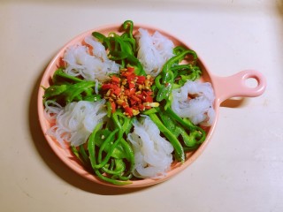 15、凉拌魔芋丝,吃的时候拌一拌就好了。