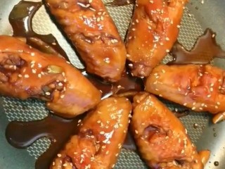 7、可乐鸡翅,最后大火收汁即可