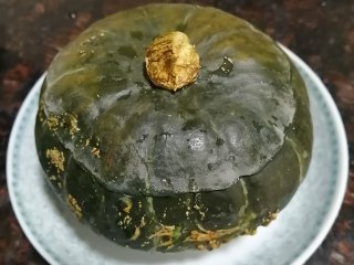 7、糯米南瓜盅,盖上南瓜盖子