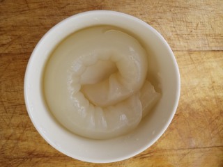 4、拉皮凉菜,准备一卷拉皮