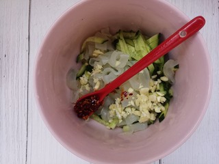 7、拉皮凉菜,加半勺辣椒油